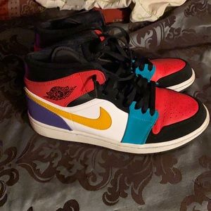Air Jordan 1 Mid MultiColor Size 9
